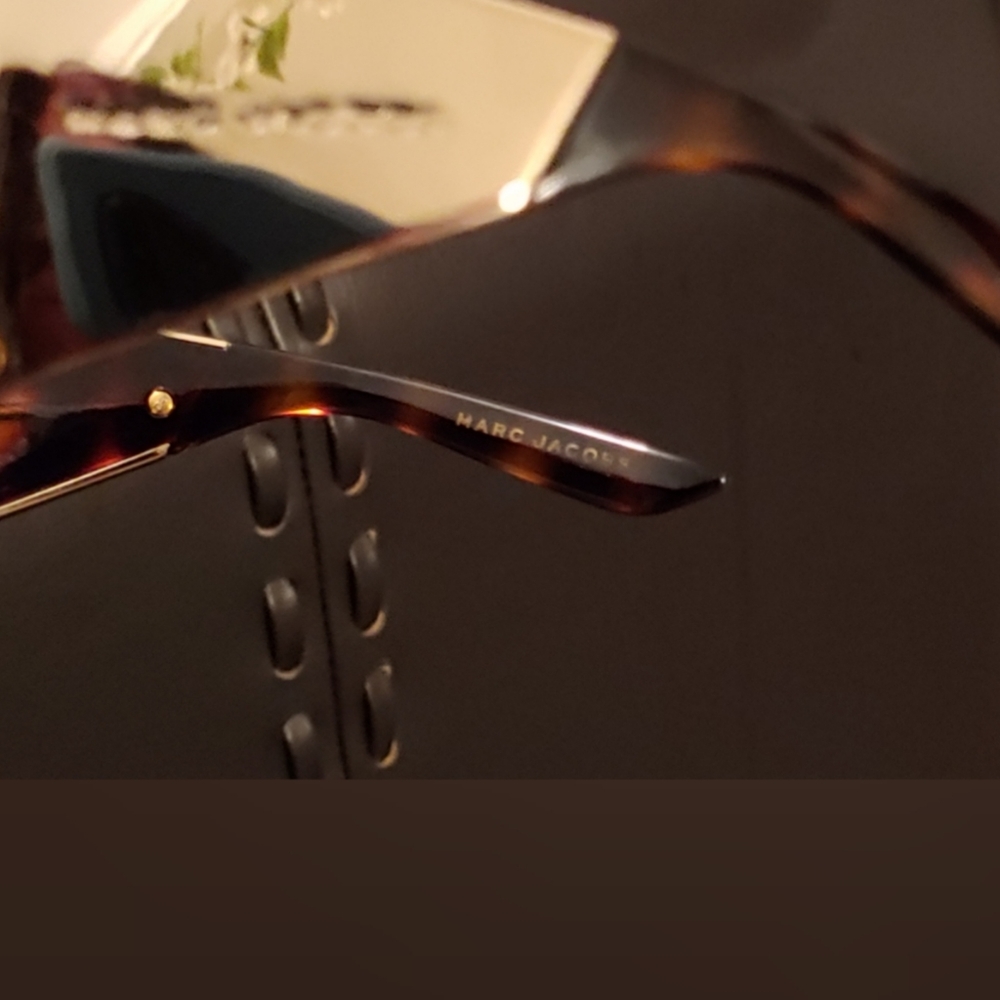 ✨Fashion Forward ⏩ ✨ Marc Jacobs Wrap Sunglasses Tortoise Gold/Brown - Picture 7 of 8